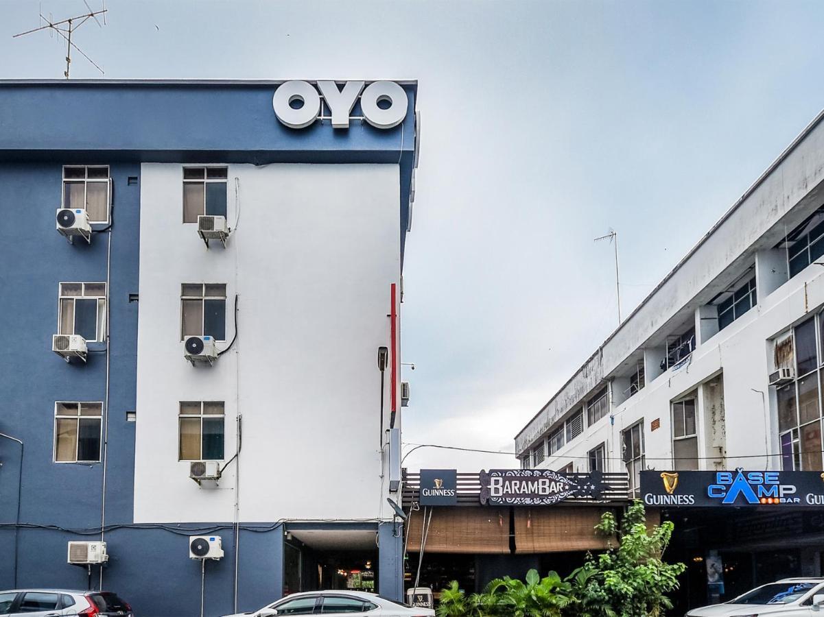 Oyo 989 Ostay Inn Miri Exterior photo